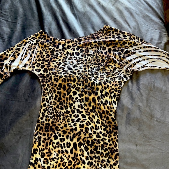 Bear shoulder leopard print top - Picture 1 of 5